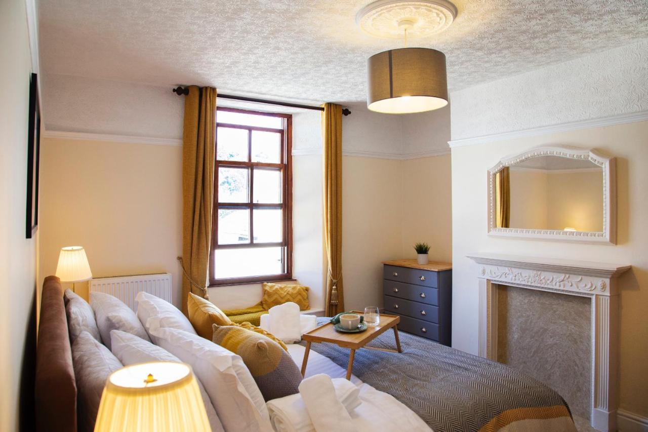 Cosy Open Plan Harbourside Inn With Superking Beds, Wood Burning Stove And Bar Torquay Esterno foto